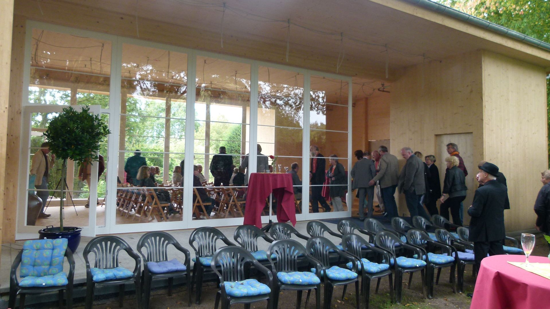 Foto des Bühnenhauses des Heckentheaters