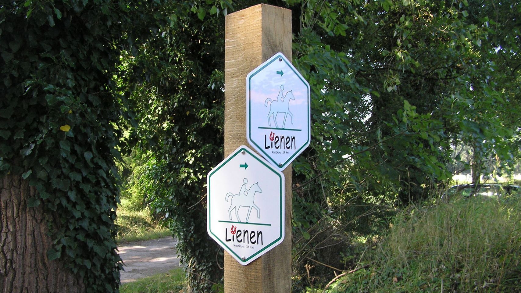 Schilder der Reitroute